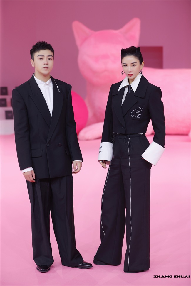 乐华娱乐旗下name组合冯若航,李思阳,金子涵,boyhood组合成员郭殿甲